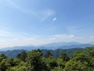 見渡す限り空と山の大パノラマ!