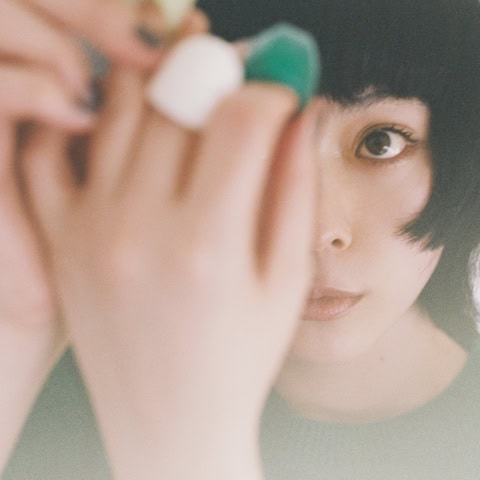 「無邪気だけど芯がある。彼女に『アメリ』を見たんです」メイキャッパーUDAが表現 俳優・鈴木球予