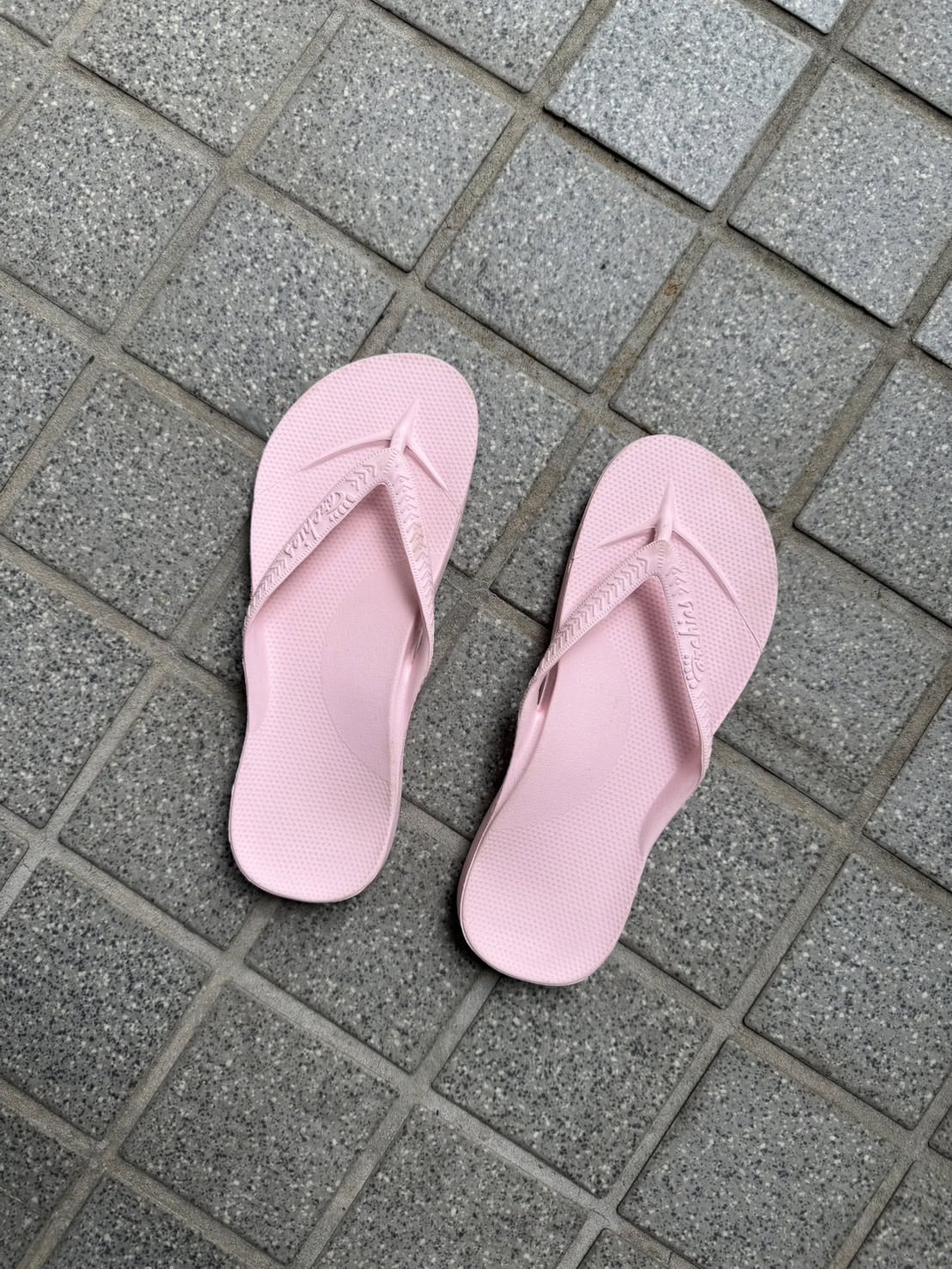 あのときのようにビーサンをはく日が来るなんて。杉浦由佳子が激推し【アーチーズのビーサン】