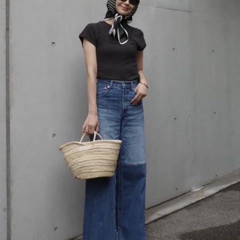 【40代スナップ】洒落て日よけもできて腰巻きもできる「スカーフ」が万能すぎ!|合田真由さん