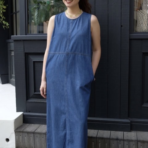 【40代スナップ】軽やか美シルエット「サマーデニムワンピ」で酷暑もデニムを楽しむ|林 安奈さん