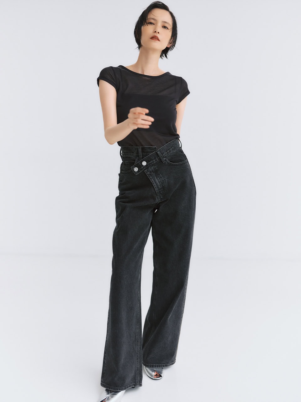 黒デニム新調するならコレを激推し！CROSS WAIST WIDE STRAIGHT
