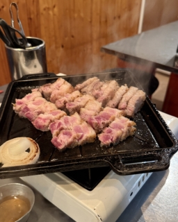お店の方が丁寧に焼いてくれます