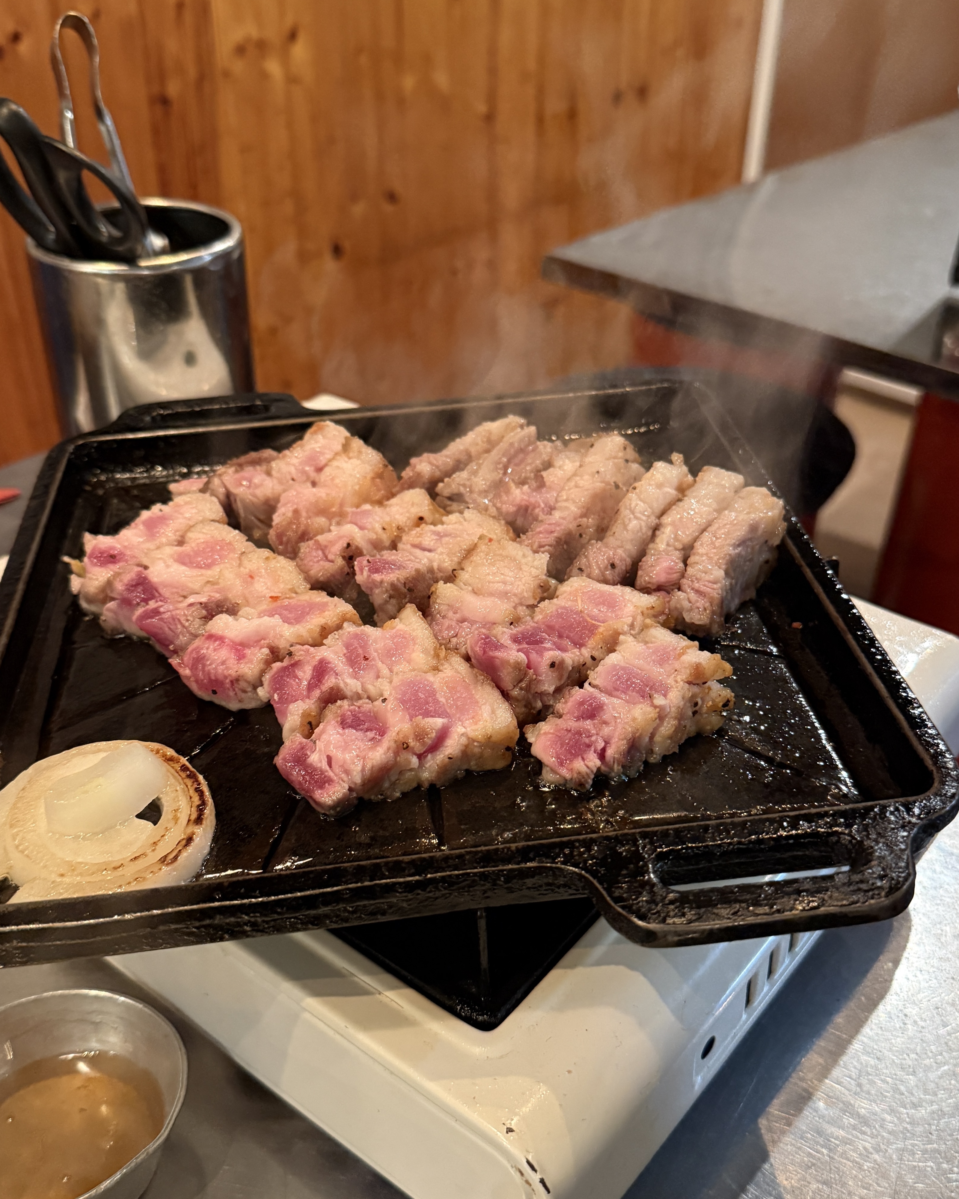 お店の方が丁寧に焼いてくれます