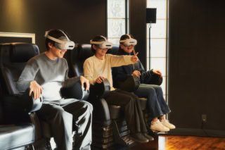 蓼科の森に暮らす小動物と同じ目線で森林を巡るエデュテイメント* VR「AnimaLook!!」は「森と水の自由研究ツアー」のほか、単独でも体験が可能。生物の多様性や森林管理、人と野生動物との共生について楽しみながら学べます。*「教育(Education)」と「エンターテインメント(Entertainment)」を融合させた取り組み。