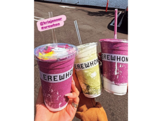 高級スーパーに行けば、みんなお決まりのスムージーを飲んでいる