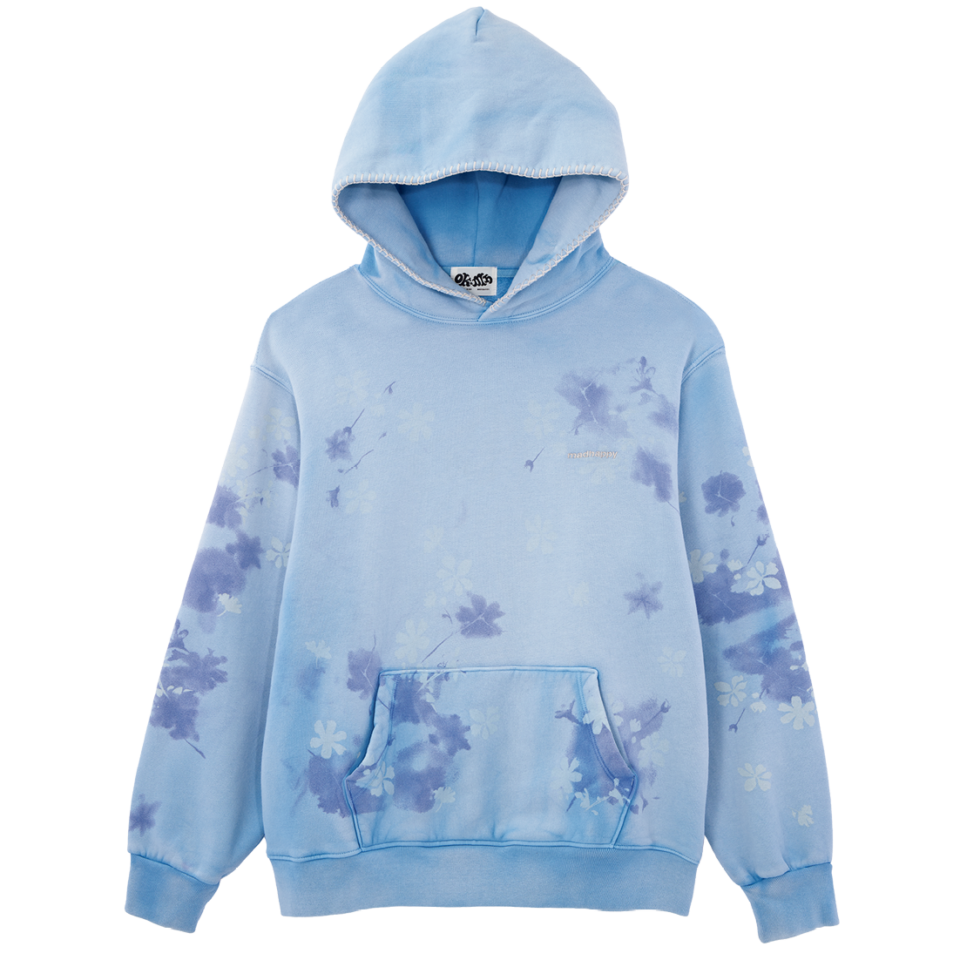 ライトブルーフーディ¥36,300（マッドハッピー ジャパン）