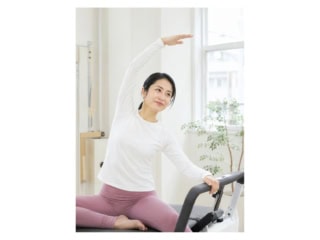 「肩こり解消や体を整えたくてピラティスを始めました。週末朝7時から通っているので、子供達が寝ている間にレッスンにいけて、週末の予定も崩さず、朝から体を動かすと1日気分がとても良くなります」