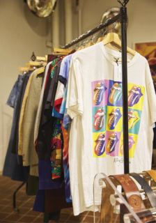 広い店内には多種多様な商品が展開されており、年齢、性別問わず楽しめるのが特徴。キッズヴィンテージコーナーも用意されている。