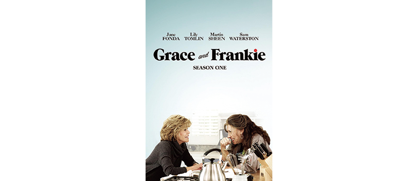 出演：ジェーン・フォンダ、リリー・トムリン、サム・ウォーターストン ほか／DVD コンプリートBOX ¥8,360（発売中）／販売・発売：ハピネット・メディアマーケティング／権利元：ソニー・ピクチャーズ エンタテインメント／配信：現在、Netflixにて配信中 © 2015 Skydance Productions, LLC. All Rights Reserved. Package Artwork and Supplementary Materials: © 2018 Lions Gate Television Inc. All Rights Reserved. Lionsgate, 2700 Colorado Ave. Santa Monica, California 90404, U.S.A. Package Layout and Design: © 2018 Sony Pictures Home Entertainment Inc. All Rights Reserved.