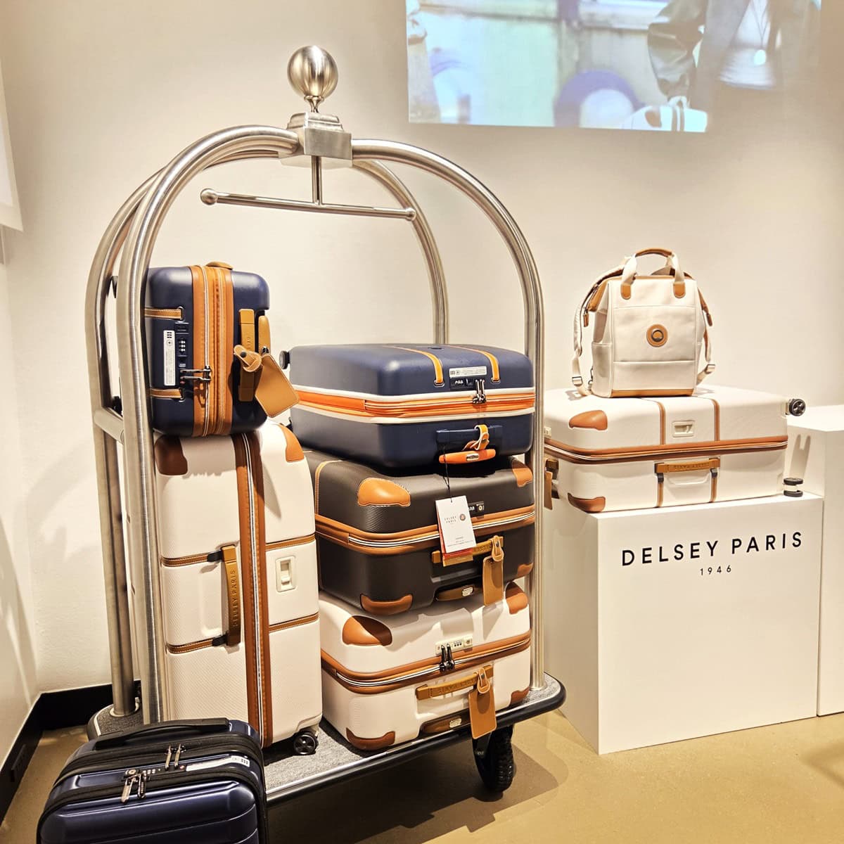 このCHATELET AIR 2.0シリーズは、ほかにダークブラウンやネイビーのカラーバリエーションも。