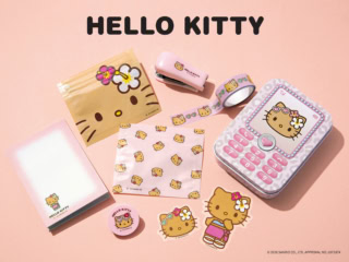 sweet 9月号付録は、HELLO KITTY「日焼け ハローキティ」 缶ケース入り文具9点セット