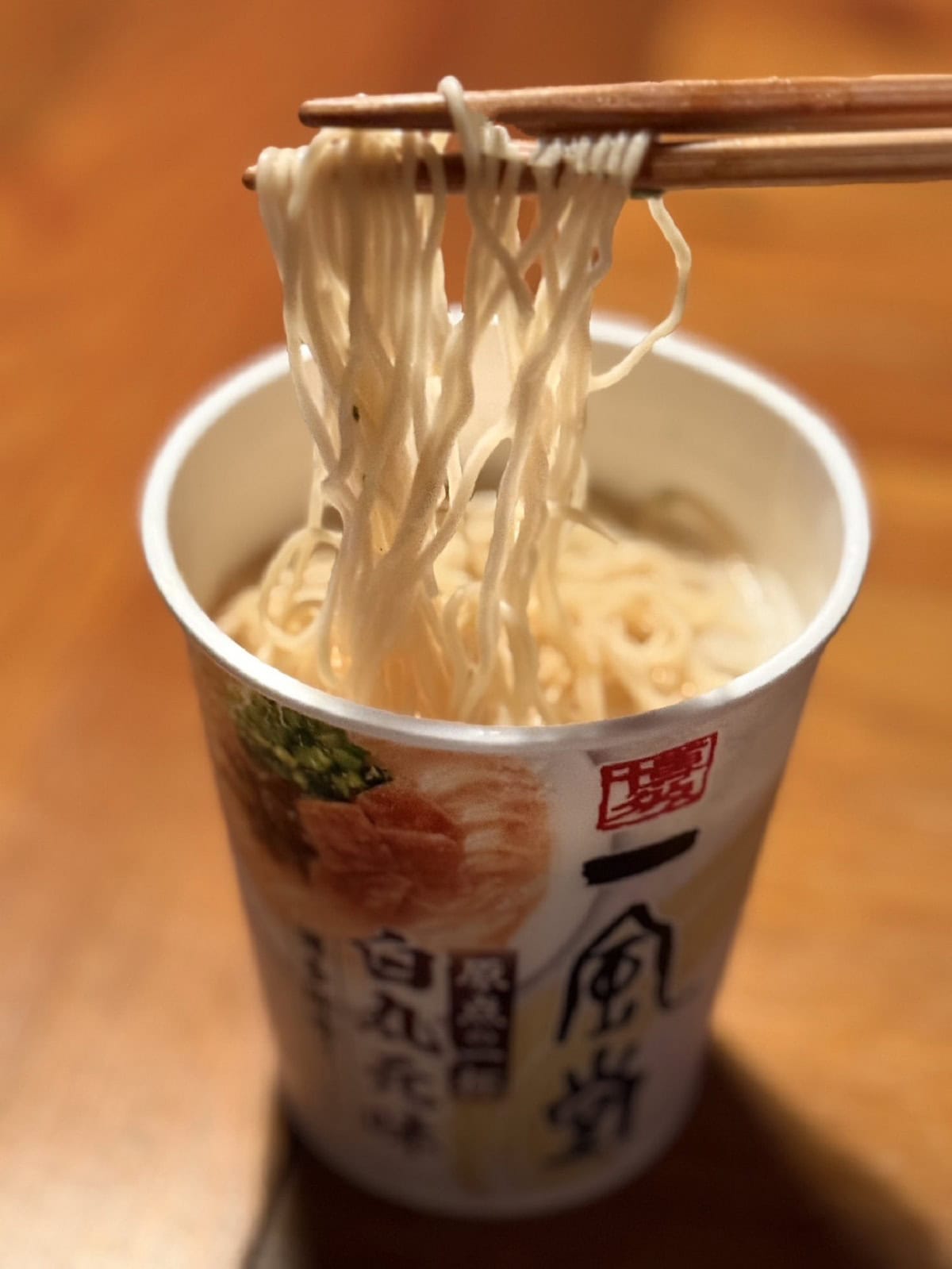 豚骨ラーメンの細麺ってなんでこんなに美味しいのでしょうか……