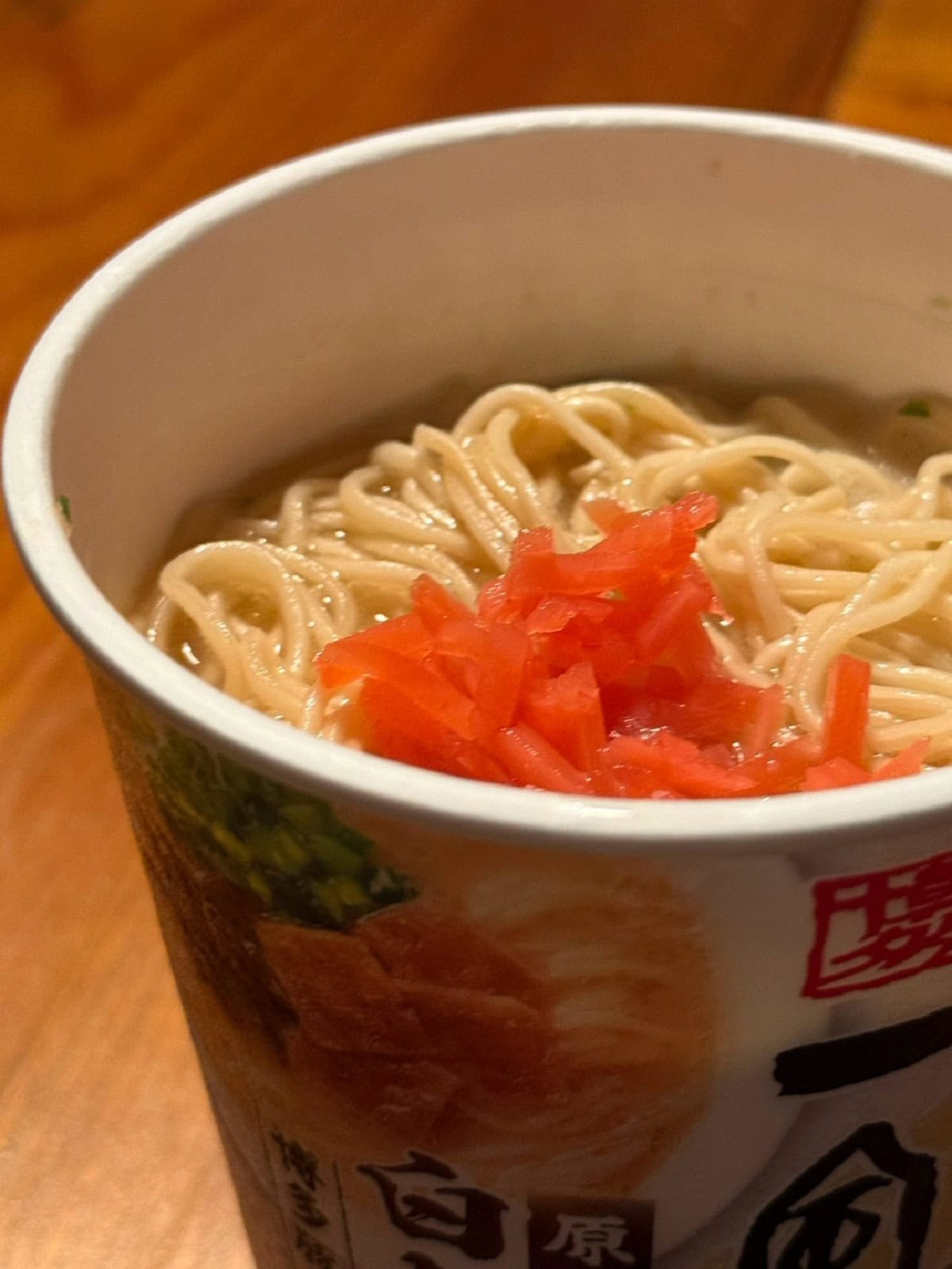 食べてる途中で思い出して冷蔵庫にあった紅ショウガをオン。これでさらに格上げ！