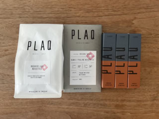今回の旅で「PLAQ」にて購入したもの。昨年買って美味しかった2つ(左)と、試食して美味しかった胡麻を使ったチョコレートバー(右)も買ってみました。