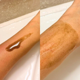 肌に伸ばして数秒すると、目に見えない微細針による「ピリピリッ」とした心地よい刺激がスタート!5〜10分放置してから洗い流します。お値段は張りますが、セルフケアでは諦めかけていた二の腕やお尻のざらつきにピンポイントで投資する価値ありの実力派です!