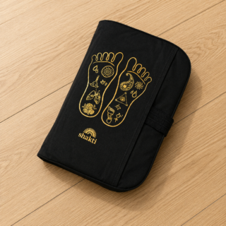 おしゃれな足裏リフレクソロジーのイラストが目印!折りたたんでコンパクトにしまえるスマートなデザイン。