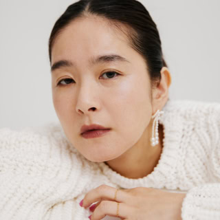 「色味も質感も大人にちょうどいい♡」百々千晴さんが推すSUUQUの【ブラー リクイド リップ】
