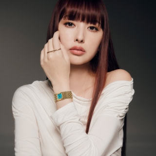 FREDERIQUE CONSTANT（フレデリック・コンスタント）｜鈴木えみと共鳴するタイムレスな存在感！｜今、話題のジュエリーウォッチ「クラシック マンシェット」に新作登場