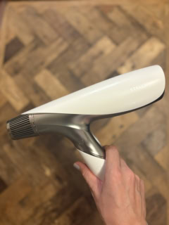 ステラボーテ シャインリバースヘアドライヤー ジュエル ¥55,000(STELLA BEAUTE)