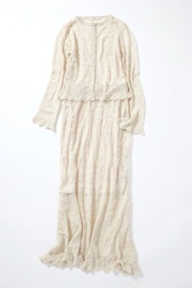 Lacy Knit Cardigan￥19,800、Lacy Knit Skirt￥22,000