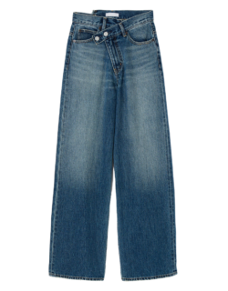 【CROSS WAIST WIDE STRAIGHT /クロス ウエスト ワイド ストレート】|「日本人をスタイルよく見せるのが上手過ぎる」伊東牧子が40代に推奨するマウジーのデニムとは|