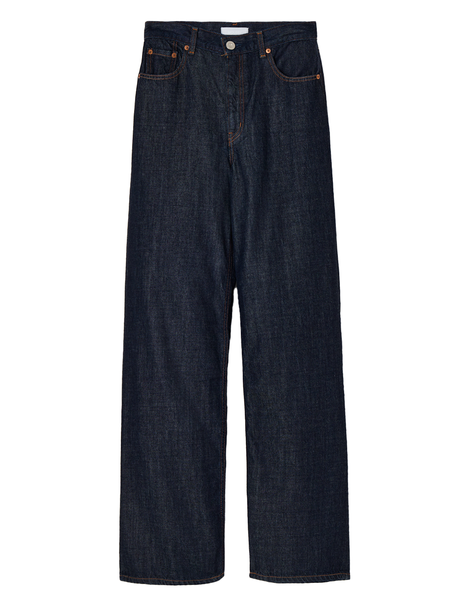 【TENCEL™ DENIM STRAIGHT/テンセル デニム ストレート】|「日本人をスタイルよく見せるのが上手過ぎる」伊東牧子が40代に推奨するマウジーのデニムとは|