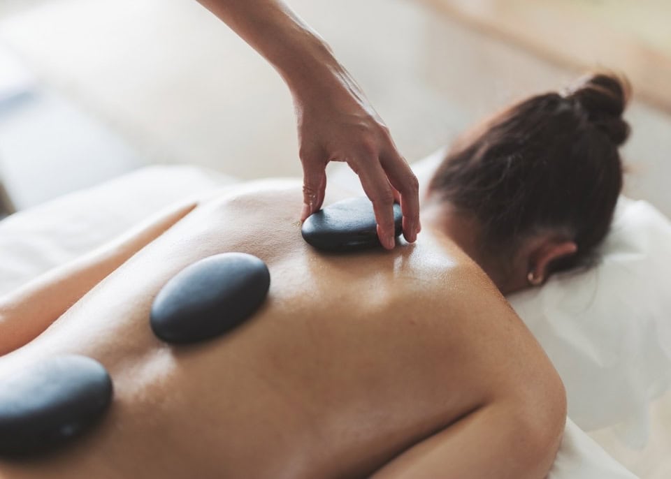 ホットストーンマッサージも最高に気持ちいい