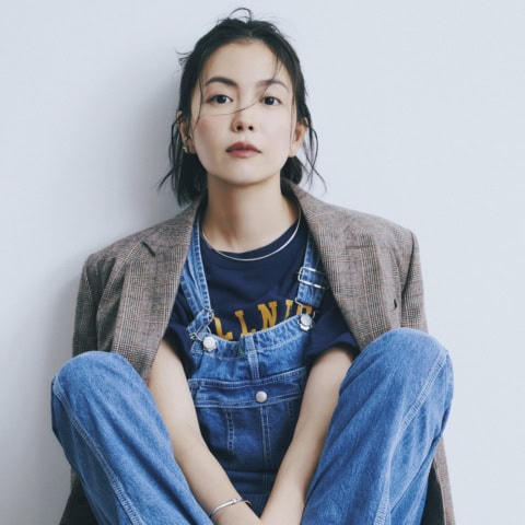 ゴツさ厳禁。40代の【シルバージュエリー】はシンプルなものを選ぶと華やかさがちょうどいい!