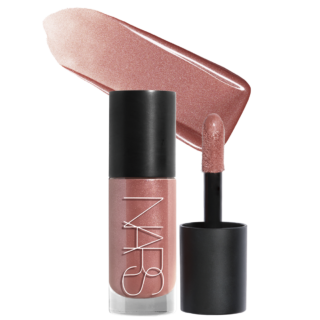 内側から滲むように発色。インセイシャブル リキッドブラッシュ 06004 ¥5,390(NARS JAPAN・8月5日発売)