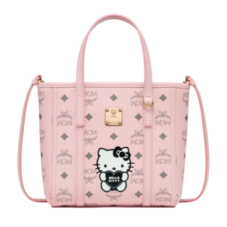 ［Toni］トップジップ ショッパーバッグ¥115,500（エムシーエム／エムシーエム ギンザ ハウス アイン）