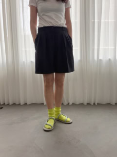 ネオンイエローのソックスと合わせてみたのですが、なんだかめっちゃ洒落た雰囲気に仕上がりました。このカラーリング、めっちゃ好きかも♡