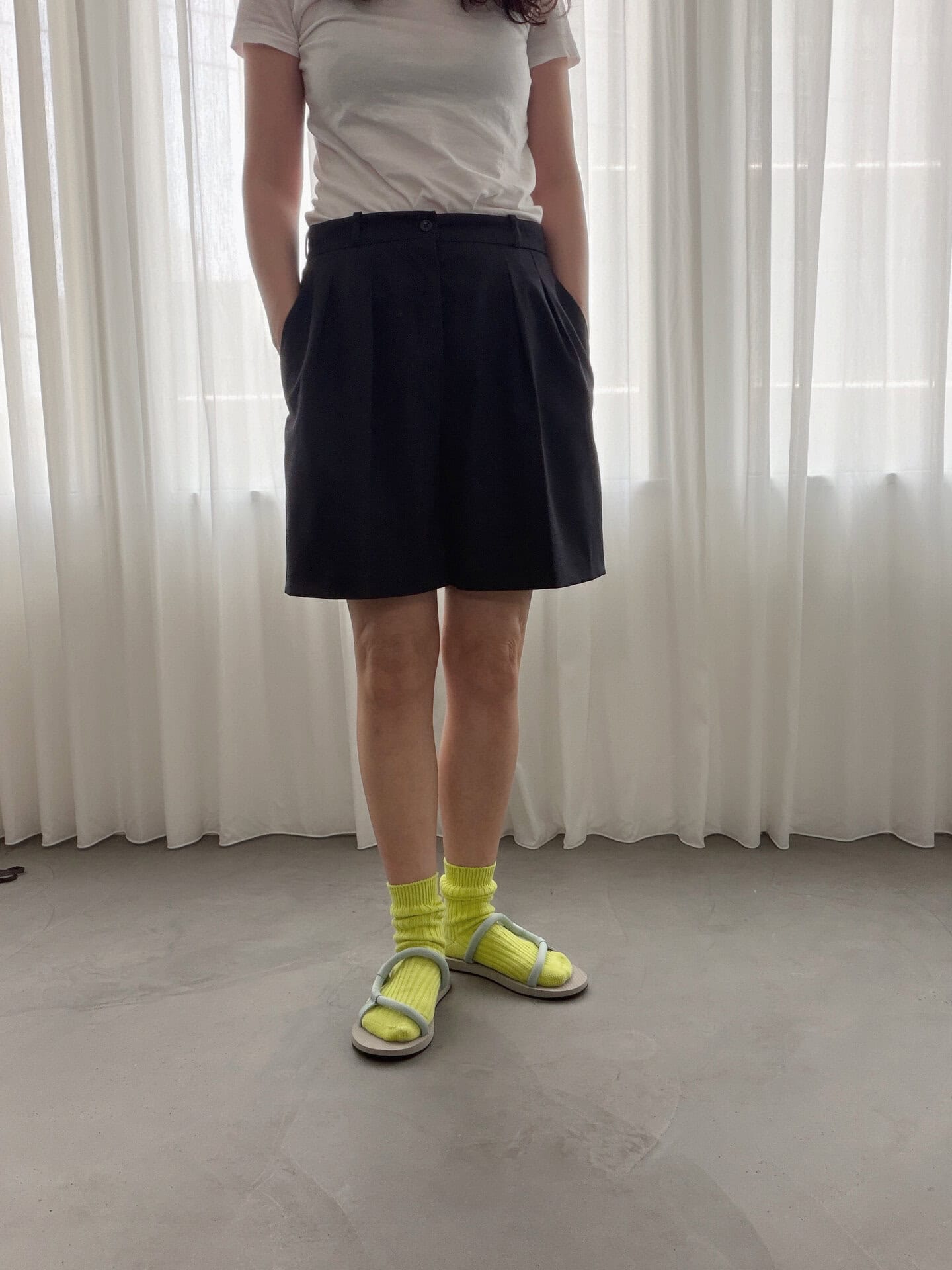 ネオンイエローのソックスと合わせてみたのですが、なんだかめっちゃ洒落た雰囲気に仕上がりました。このカラーリング、めっちゃ好きかも♡