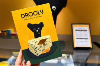 DROOLY(ドローリー)の看板&一番人気商品は「フィナンシェ〔ゴルゴンゾーラ with ハニー〕」5個入 ¥1,080