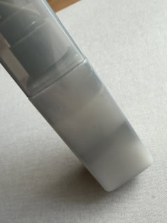 粉体を含んだ3層を、よくシェイクしてから使います