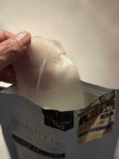 肉厚なのにぴったり密着。ひたひたに液体が入っているのでこぼれそうになるけど、それも嬉しい悲鳴です