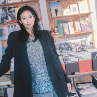オトナミューズ10月号は8月28日発売。表紙の榮倉奈々さんとマーモットの洒落過ぎバッグが目印です！