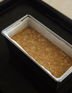 POINT_オーブンを活用すると、焼いている間は別の作業ができて効率的。厚みがあるミートローフも均等に火が入り、生焼けの心配もいらない。