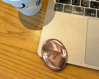 まるでオブジェのようなストーン型デザインが可愛すぎる!デスクやカフェのテーブルにポンと置いておくだけで様になります。ア ストーン, #SAYU 全3種類 ¥7,150(アーレス)