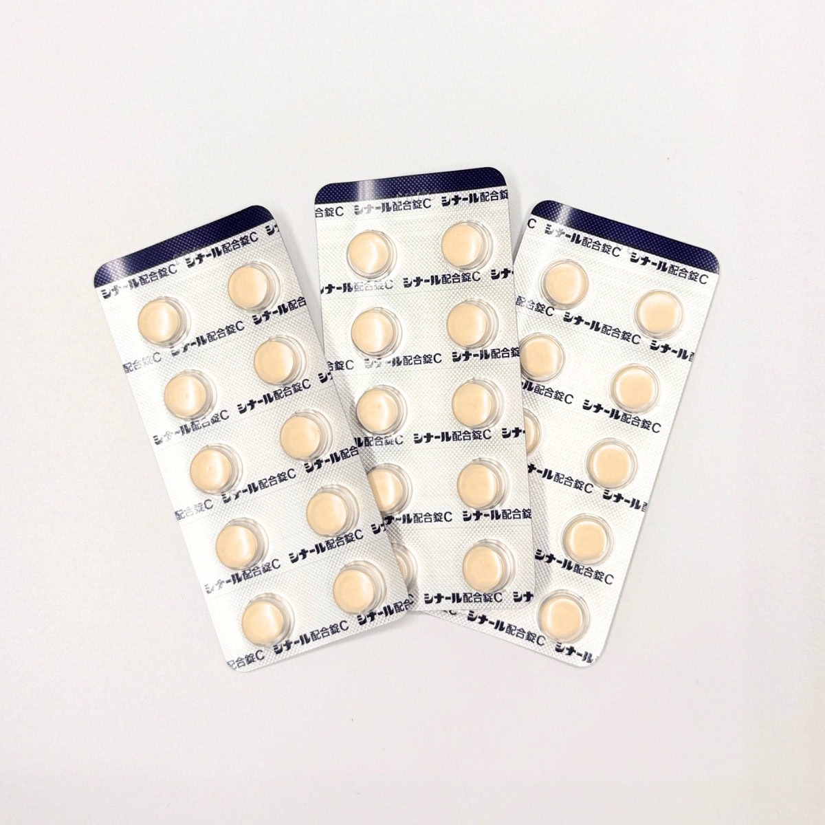 ビタミンC＆パントテン酸を効率よく補う美容賢者の定番インナーケア。毎日の継続で澄んだ肌を目指します。シナール配合錠C［第３類医薬品］300錠 （33～100日分）￥5,005（シオノギへルスケア）※オンライン限定
