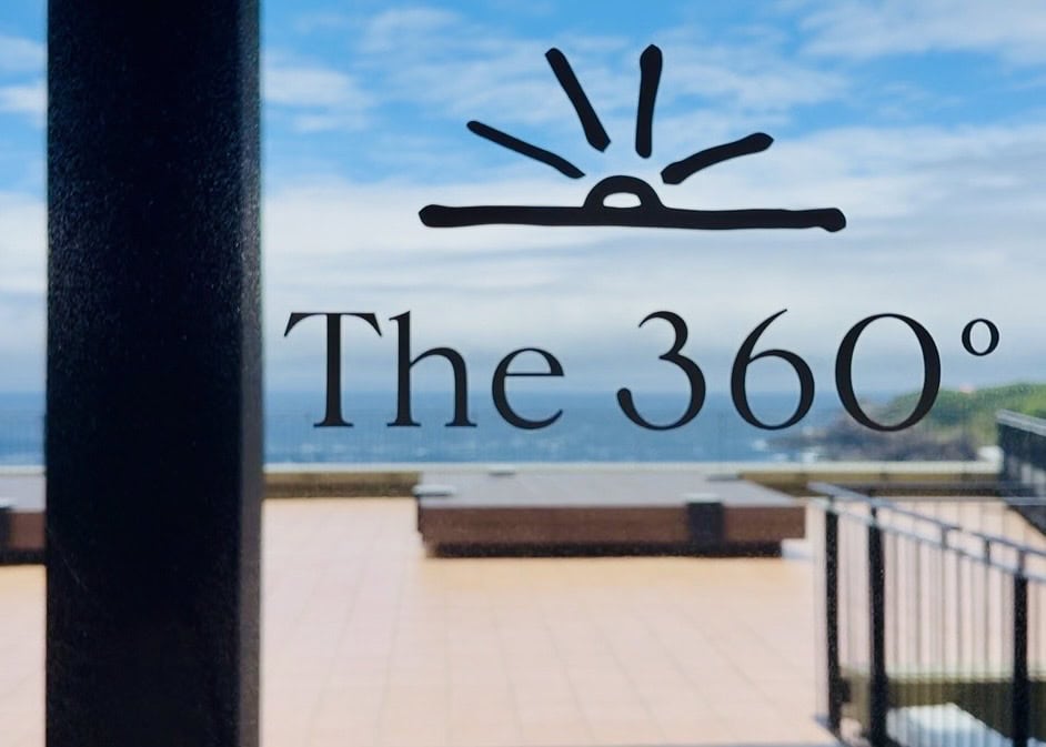 ホテル1階にある展望が素晴らしいテラス-The 360° Terrace-