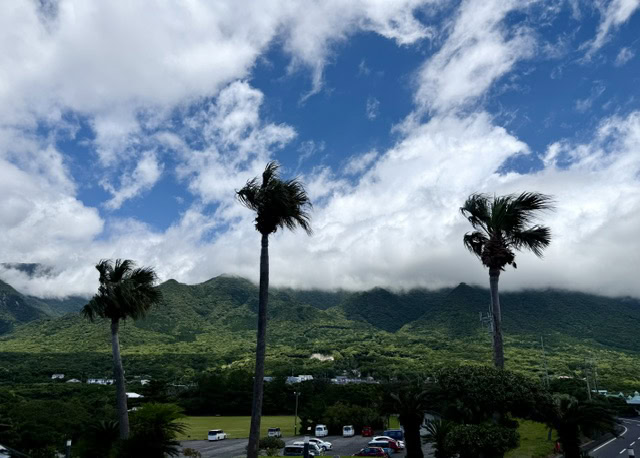サマナホテルのエントランスから見る景色