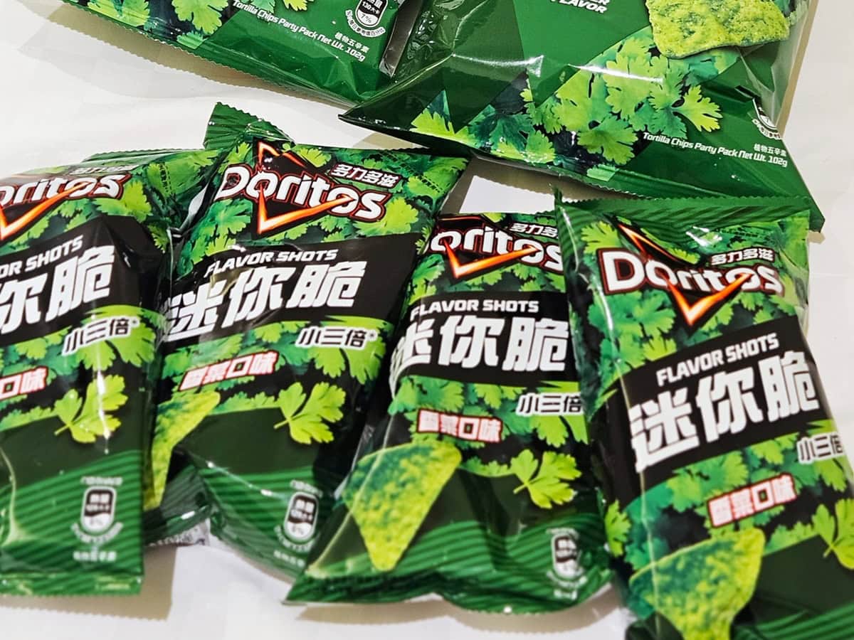 お土産に配りやすいうえ、1袋完食してしまっても罪悪感がない小袋タイプもおすすめ！