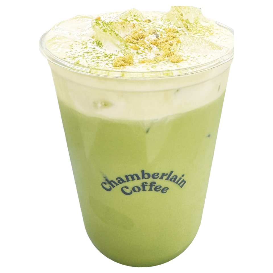 抹茶×ピスタチオの人気ラテ（$8.50）は、クセになる甘じょっぱさ。