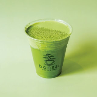 どちらもほんのり塩味をきかせた甘じょっぱいクリームがアクセント。抹茶×抹茶$7.50