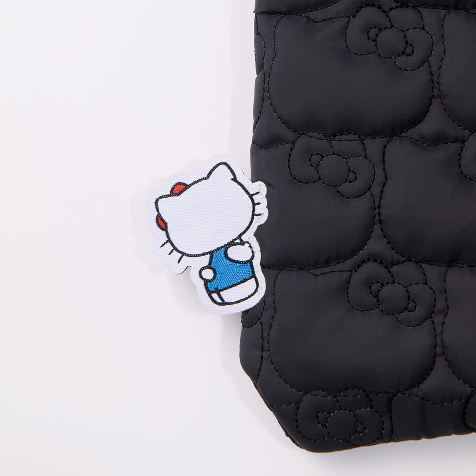 「わあ、なに、リボンまでキルティングに入ってる可愛い！」と騒いだあとで、キティちゃんの後ろ姿に気づいて完全に落ちました。11月号の付録はCITEN×Hello Kittyの「ひょっこりタグが可愛いふわふわキルティングトート」
