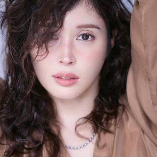 【広瀬アリス×河北裕介】キャラメルカラーリップをオーバー気味にのせて、とろける唇を演出！