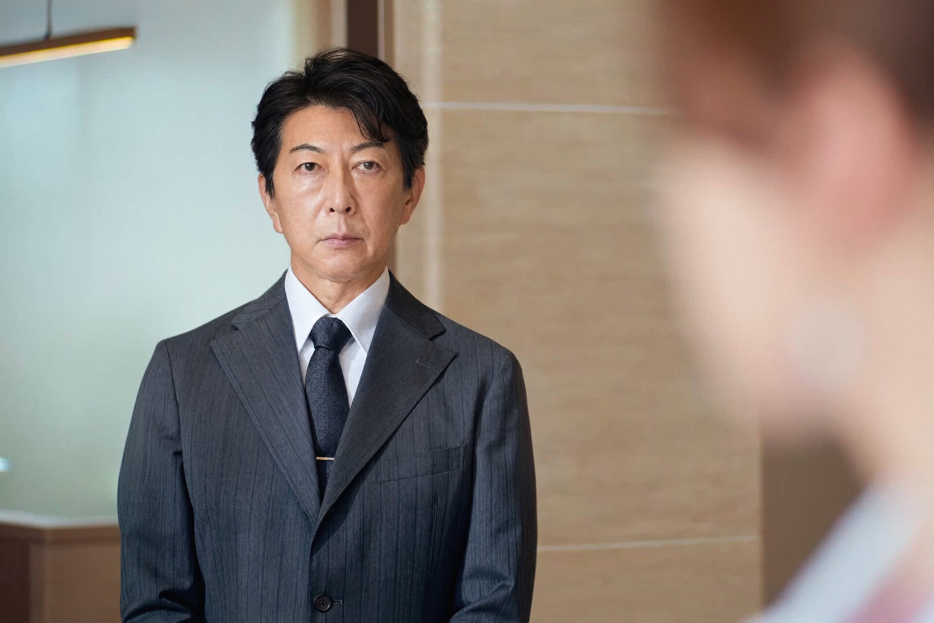 篠井英介さん演じる高階義信。