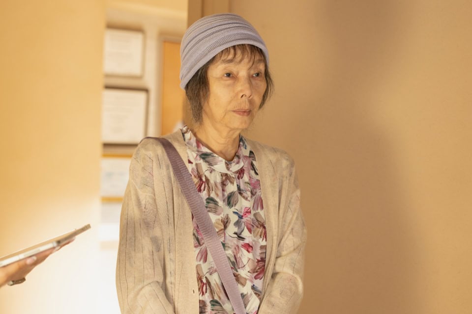 仲「私は研ナオコさんかなー。私たち、研さんの素顔を見ていないんですよ。研さんがされているお芝居に呼応して、どんどんと凛が抱える闇の深さが引きずり出されていく感覚があったんです。完成した作品を通しで観て、私がご一緒していない研さんのシーンを拝見して、本当に尊敬しました」