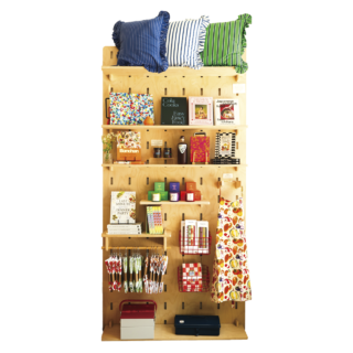 日本の文房具ブランド「penco」のアイテムや、アメリカで“bento box”として人気のお弁当箱などのセレクトも。シンプルで美しく機能的なプロダクトが取り揃えられている。